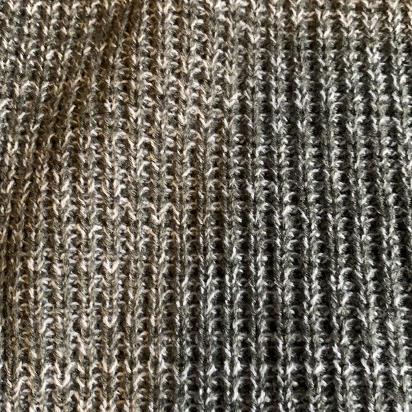 SO Sweater - Picture 6 of 8